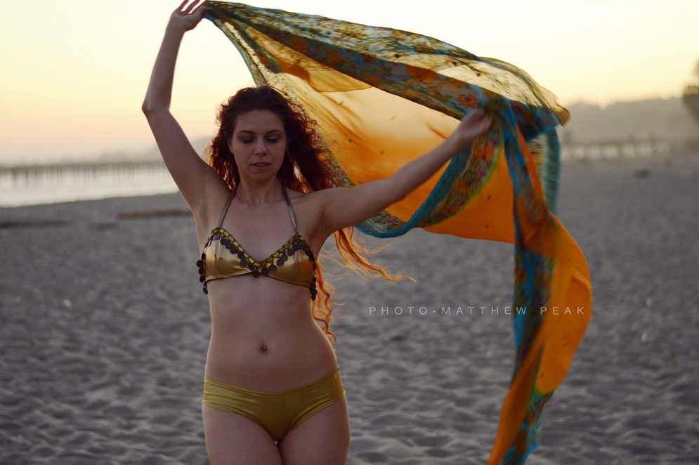 Mina Salome – “Beach Bellydance”